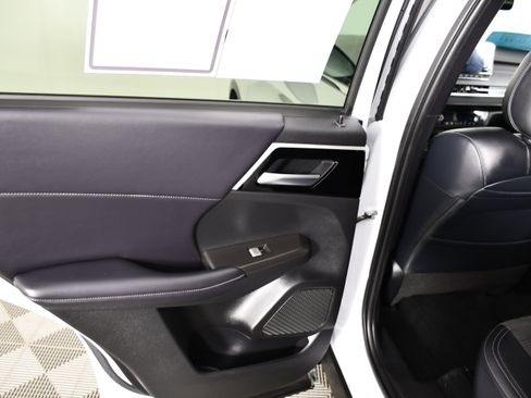 Used 2024 Mitsubishi Outlander SE AWD/4WD image 46