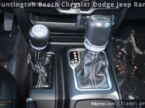 Used 2023 Jeep Wrangler Unlimited Sahara w/ Cold Weather Group image 17