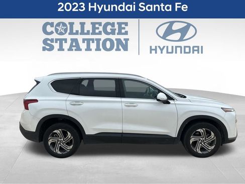 Used 2023 Hyundai Santa Fe SEL FWD image 2