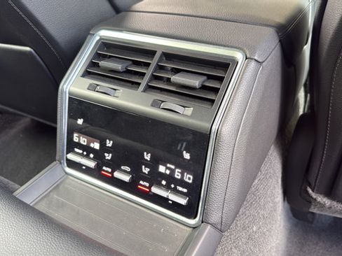 Used 2022 Porsche Panamera Platinum Edition w/ Sport Chrono Package RWD image 26