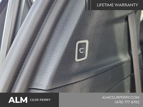 New 2026 Chrysler Pacifica Select image 16