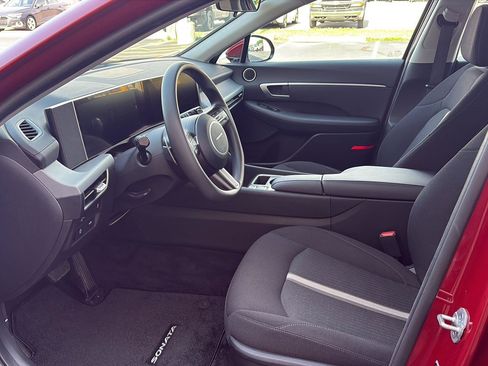 Used 2025 Hyundai Sonata SEL FWD image 5