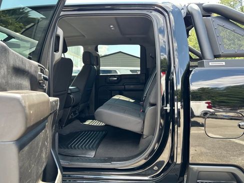 Used 2022 Chevrolet Silverado 2500 Custom w/ Custom Convenience Package AWD/4WD image 10