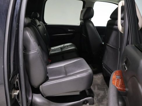 Used 2013 Chevrolet Avalanche LTZ AWD/4WD image 22