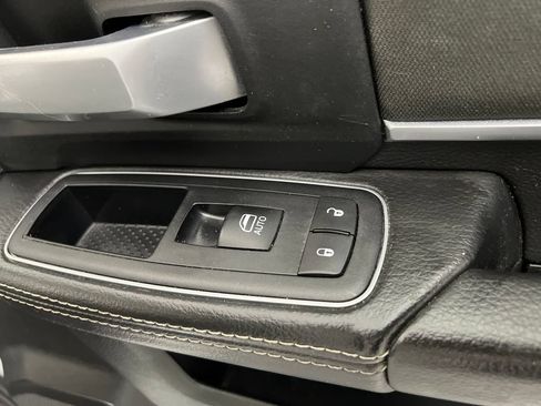 Used 2024 RAM 2500 Big Horn AWD/4WD image 31