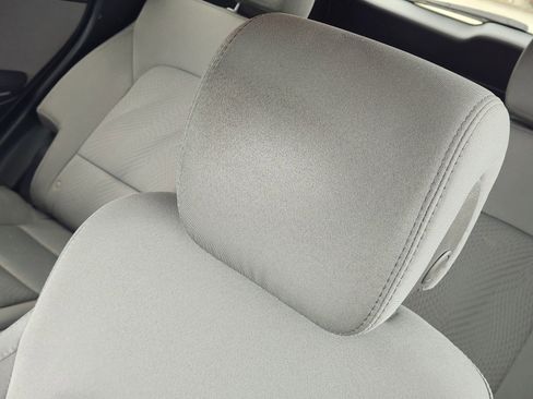 Used 2018 Hyundai Santa Fe Sport w/ 2.4L Value Package 02 image 15