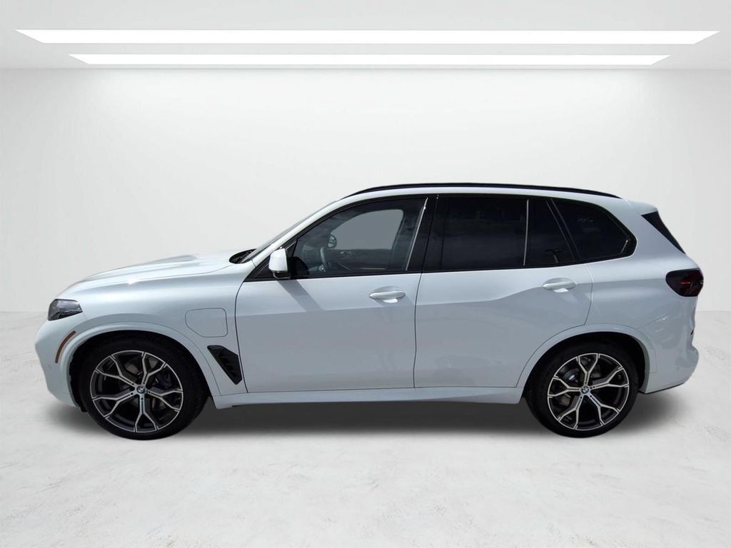 New 2026 BMW X5 xDrive50e w/ M Sport Package AWD/4WD image 7