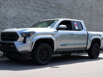New 2025 Toyota Tacoma SR5