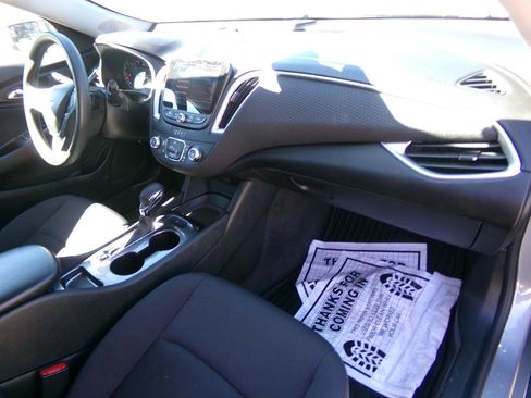 Used 2023 Chevrolet Malibu LS FWD image 17