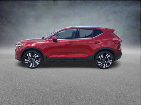 Certified 2023 Volvo XC40 B5 Ultimate w/ Protection Package Premier AWD/4WD image 5