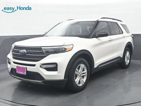 Used 2022 Ford Explorer XLT w/ Equipment Group 202A RWD image 3