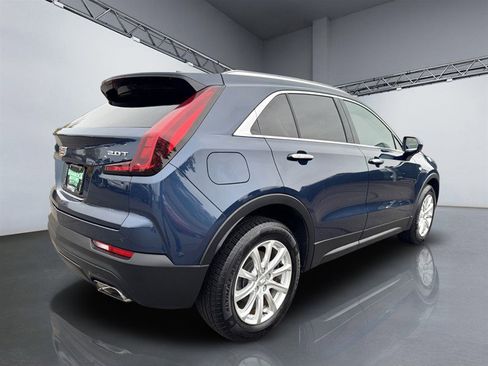 Used 2019 Cadillac XT4 Luxury w/ Cold Weather Package image 7
