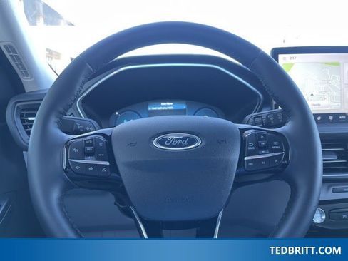 Certified 2024 Ford Escape Platinum w/ Premium Technology Package image 29