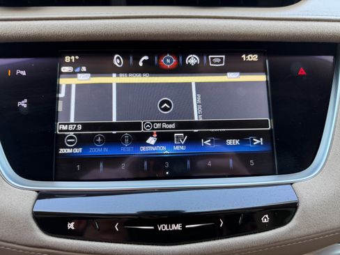 Used 2018 Cadillac XT5 Platinum w/ Driver Assist Package image 21