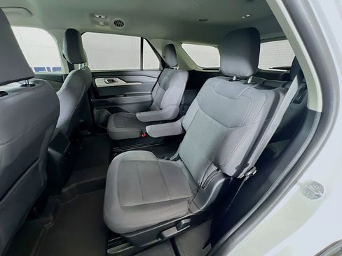 Used 2025 Ford Explorer Active image 25