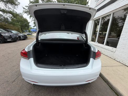 Used 2017 Genesis G80 3.8 RWD image 15