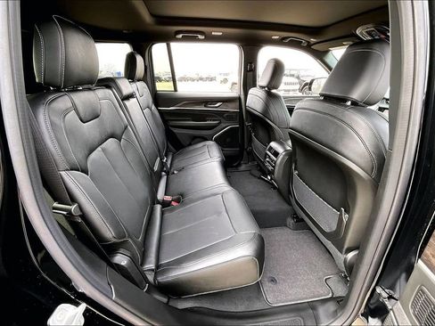 New 2026 Jeep Grand Cherokee Limited AWD/4WD image 13