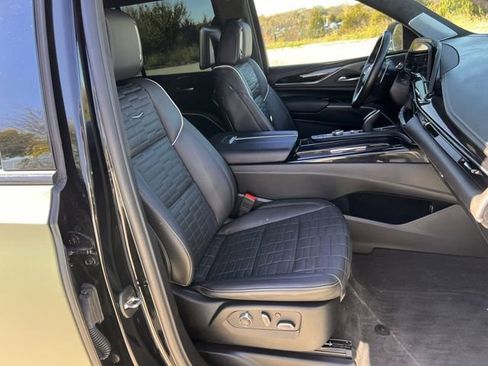 Certified 2024 Cadillac Escalade V w/ Heavy-Duty Trailer Package image 28