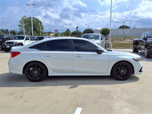 Used 2023 Honda Civic Sport image 9