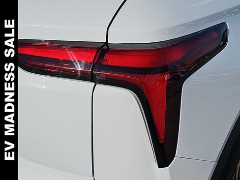 New 2025 Chevrolet Blazer EV LT w/ Midnight/Sport Edition image 41