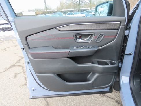 New 2026 Honda Pilot Black Edition image 19