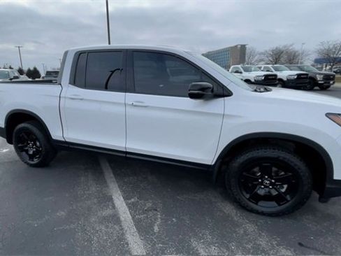 Used 2025 Honda Ridgeline Black Edition image 3