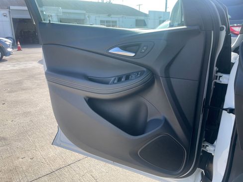 Used 2025 Buick Encore GX Preferred image 20