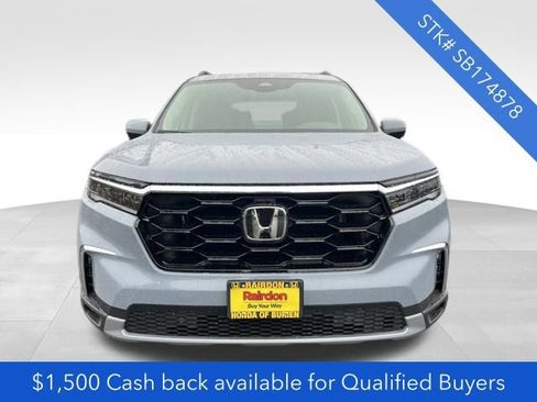 New 2025 Honda Pilot Touring image 2