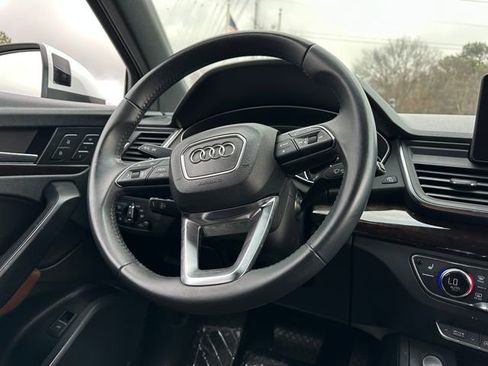 Used 2019 Audi Q5 2.0T Premium w/ Convenience Package image 18