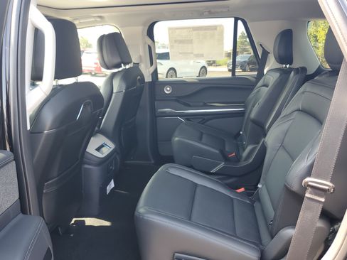 New 2027 Lincoln Navigator Reserve AWD/4WD image 27