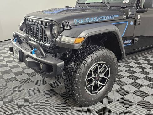Used 2023 Jeep Wrangler Unlimited Rubicon 4xe image 10