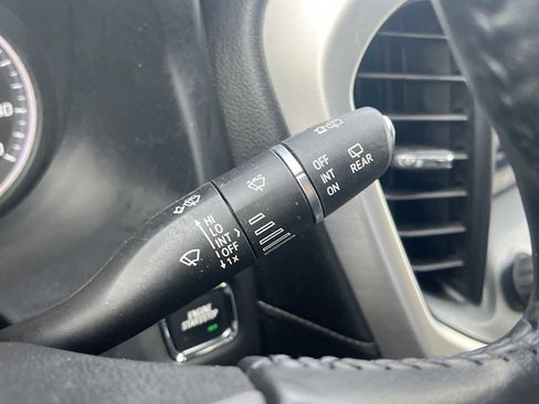 Used 2020 GMC Acadia SLE w/ Driver Convenience Package image 15