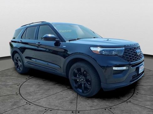 Used 2024 Ford Explorer ST-Line w/ Class IV Trailer Tow Package AWD/4WD image 3