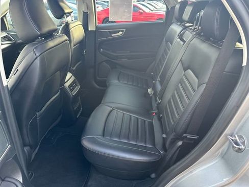 Used 2024 Ford Edge SEL image 11