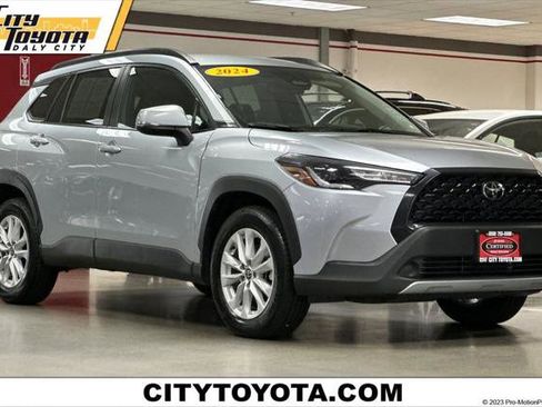 Certified 2024 Toyota Corolla Cross LE AWD/4WD image 1
