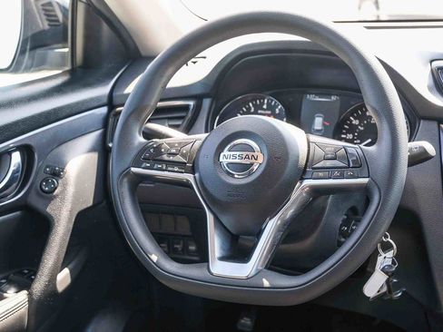Used 2017 Nissan Rogue S AWD/4WD image 15