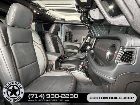 Used 2026 Jeep Wrangler Unlimited Rubicon AWD/4WD image 17