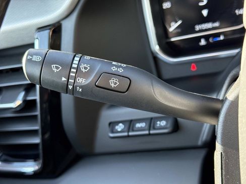 Used 2023 GMC Sierra 1500 Denali w/ Denali Reserve Package AWD/4WD image 10