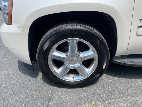 Used 2014 Chevrolet Tahoe LTZ RWD image 20