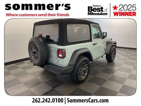 Used 2024 Jeep Wrangler Sport AWD/4WD image 5