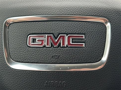 Used 2024 GMC Terrain SLE image 36