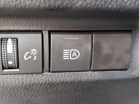 Used 2022 Toyota RAV4 XLE image 26