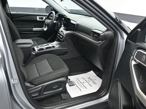 Used 2023 Ford Explorer XLT w/ Class IV Trailer Tow Package image 14