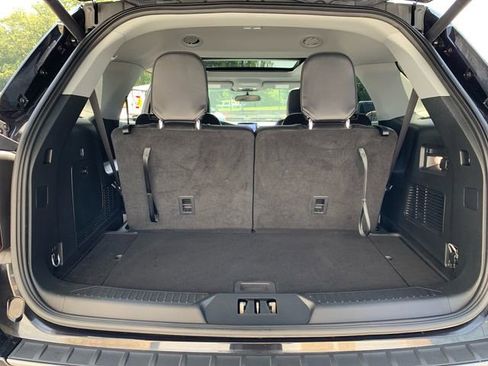 Used 2023 Ford Explorer XLT w/ Equipment Group 202A image 13