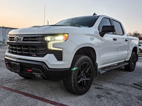 Used 2025 Chevrolet Silverado 1500 LT Trail Boss w/ Convenience Package II image 3