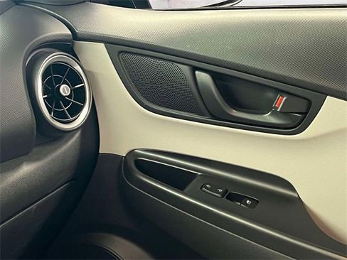 Used 2023 Hyundai Kona SEL image 33