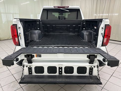 Certified 2025 GMC Sierra 1500 SLT image 10