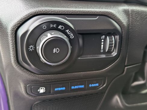 Used 2023 Jeep Wrangler Sahara w/ Cold Weather Group image 19