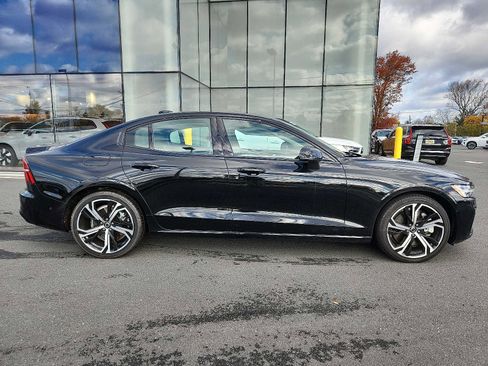 Certified 2023 Volvo S60 T8 Plus image 7