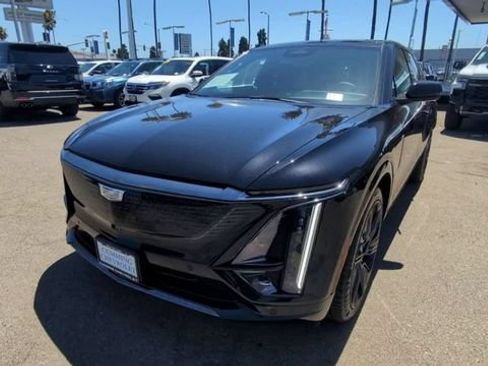 Used 2024 Cadillac Lyriq Sport AWD/4WD image 3
